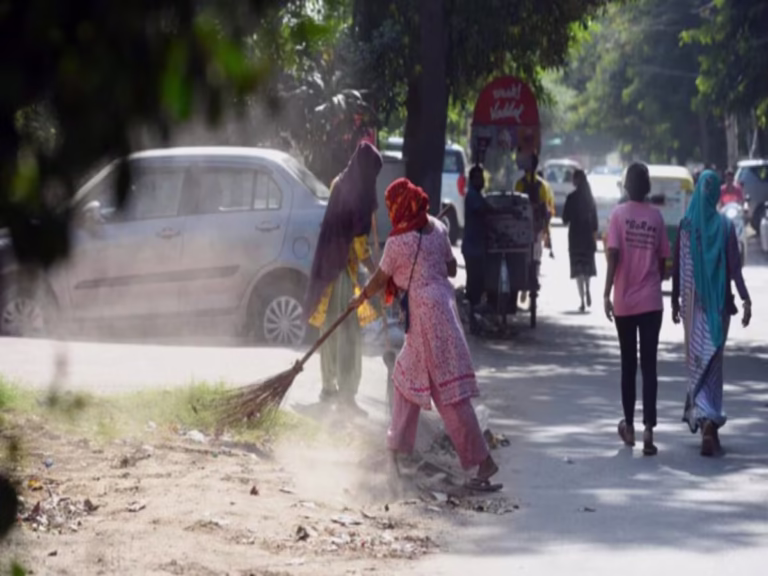 safai karamchari bjp aap delhi mcd 1699340460